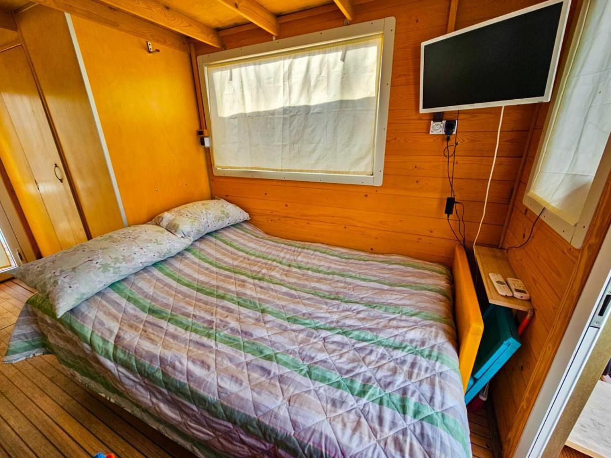Bateau-hôtel House Boat *